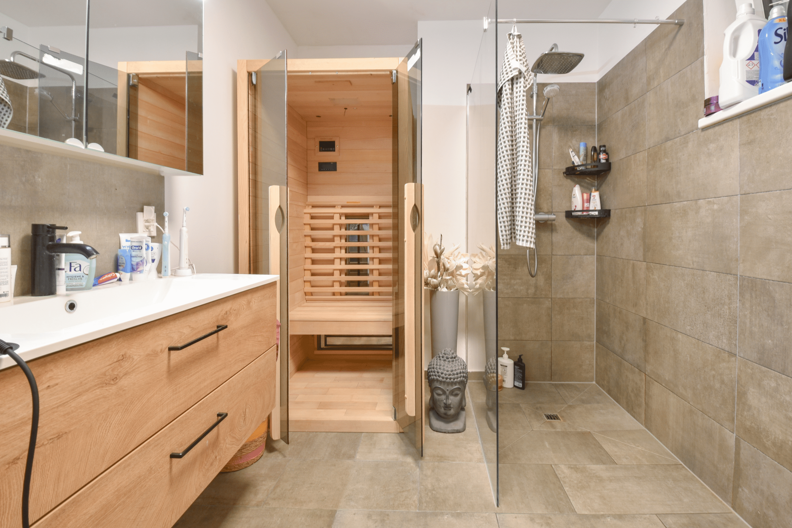 Badezimmer mit Infrarotkabine - Völkermarkt